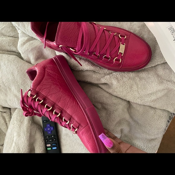 Balenciaga - Picture 1 of 3